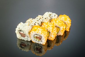 Tekka Roll  (8 Stück)  mit Thunfisch, Gurken und Frischkäse